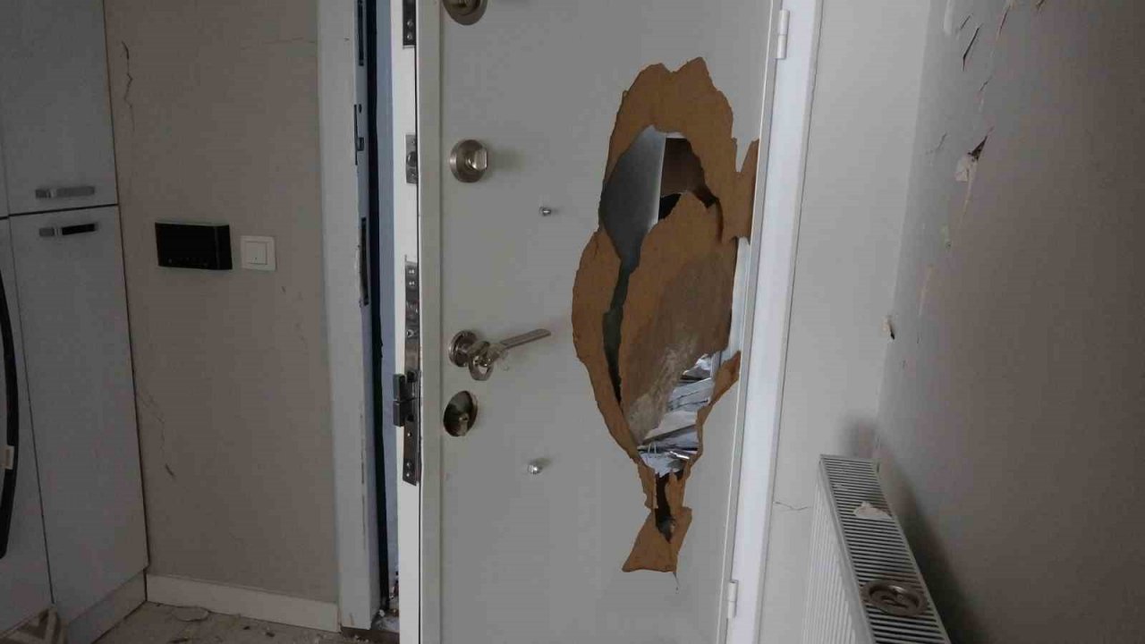 Deprem bölgesinde terk edilen evlere hırsızlar dadandı