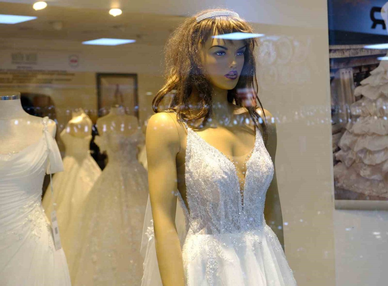 Z kuşağı sade gelinlik tercih ediyor