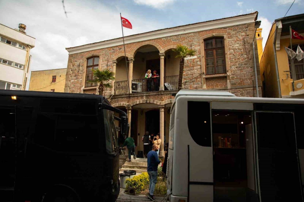 Başkan Koştu, belediyenin kapılarını sanata açtı