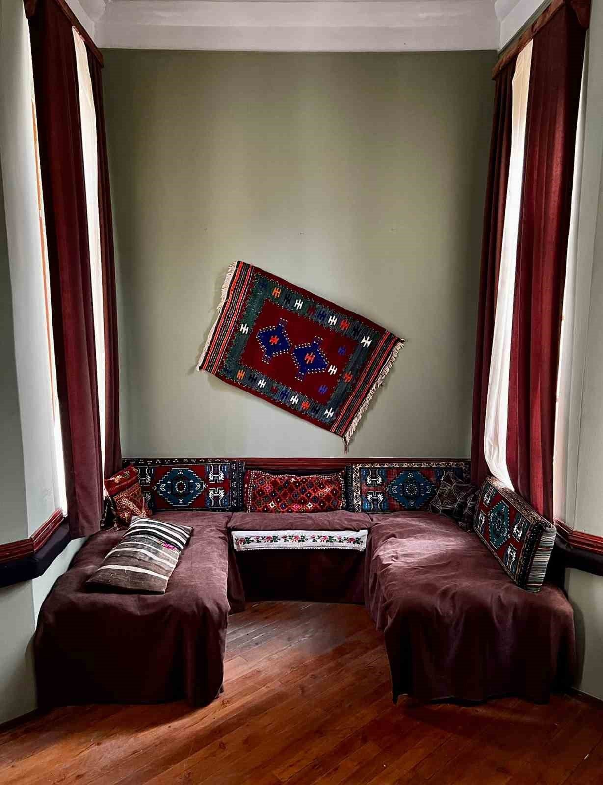 Başkan Koştu, belediyenin kapılarını sanata açtı