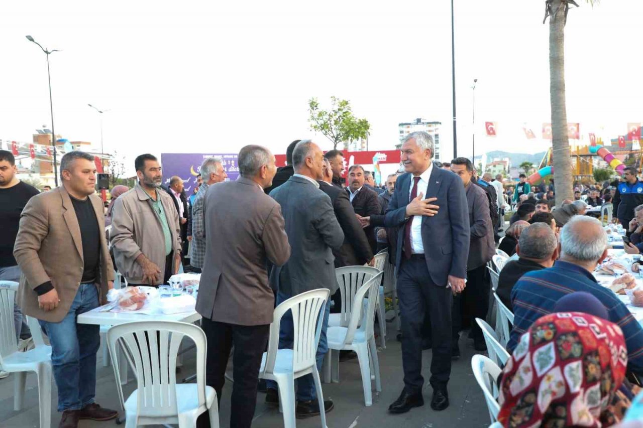 Başkan Karalar, Kozanlılarla iftarda buluştu