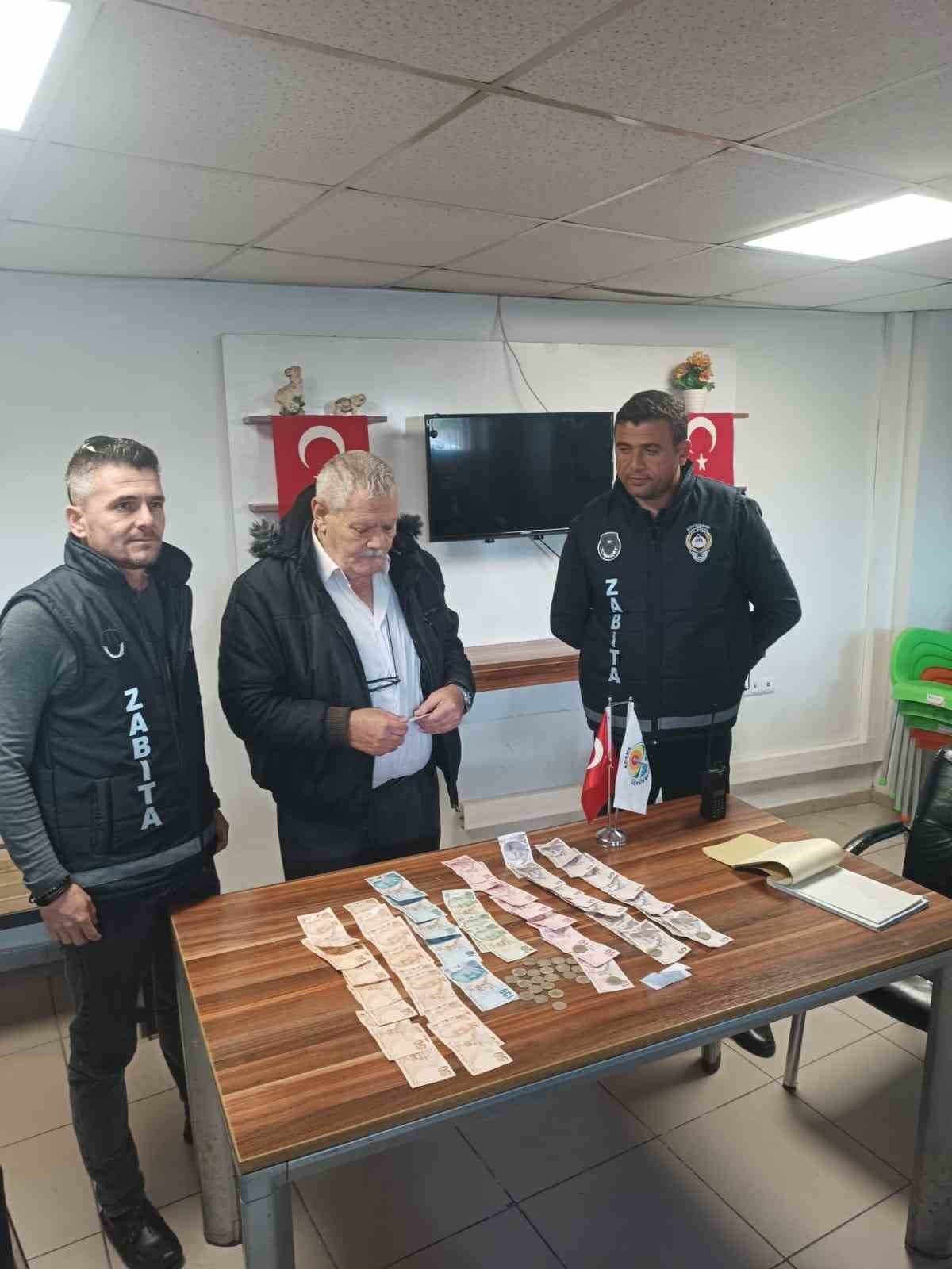 Adana’da 3 saat dilenen şahsın üzerinden bin 385 lira çıktı