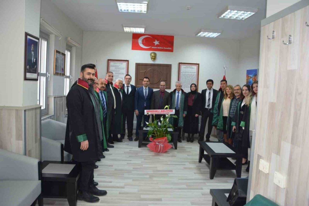 Sandıklı’da ‘Avukatlar Günü’ kutlandı