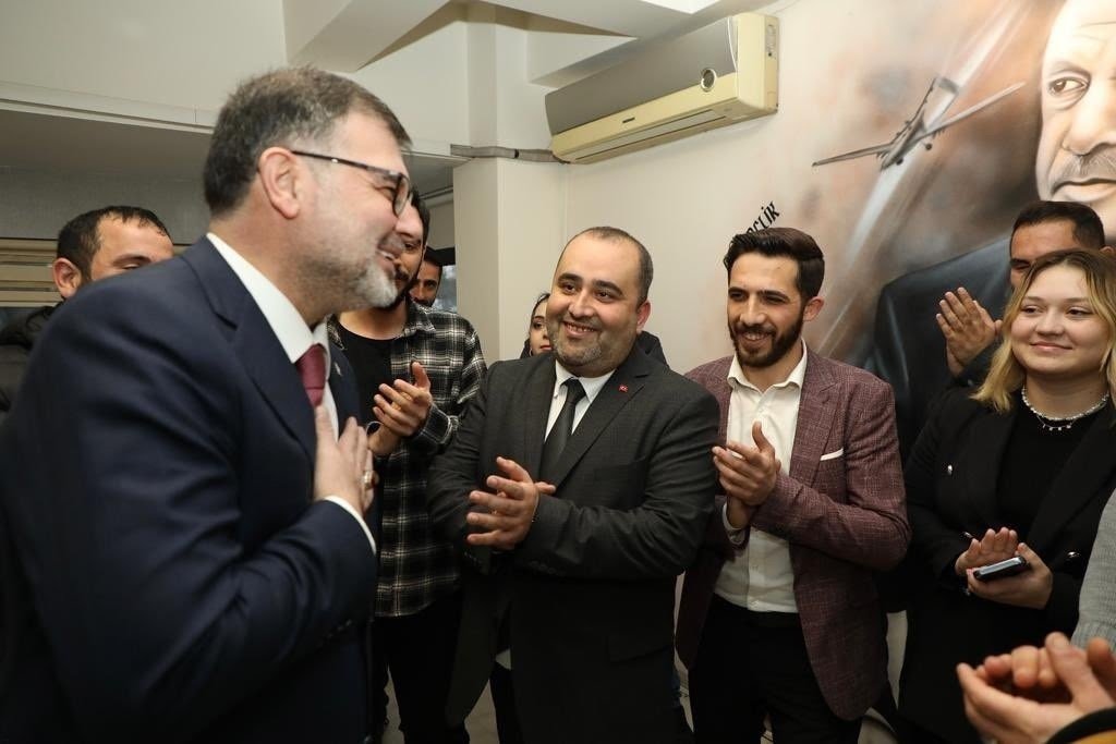 Bayraklı’da Başkan Saygılı’ya coşkulu karşılama
