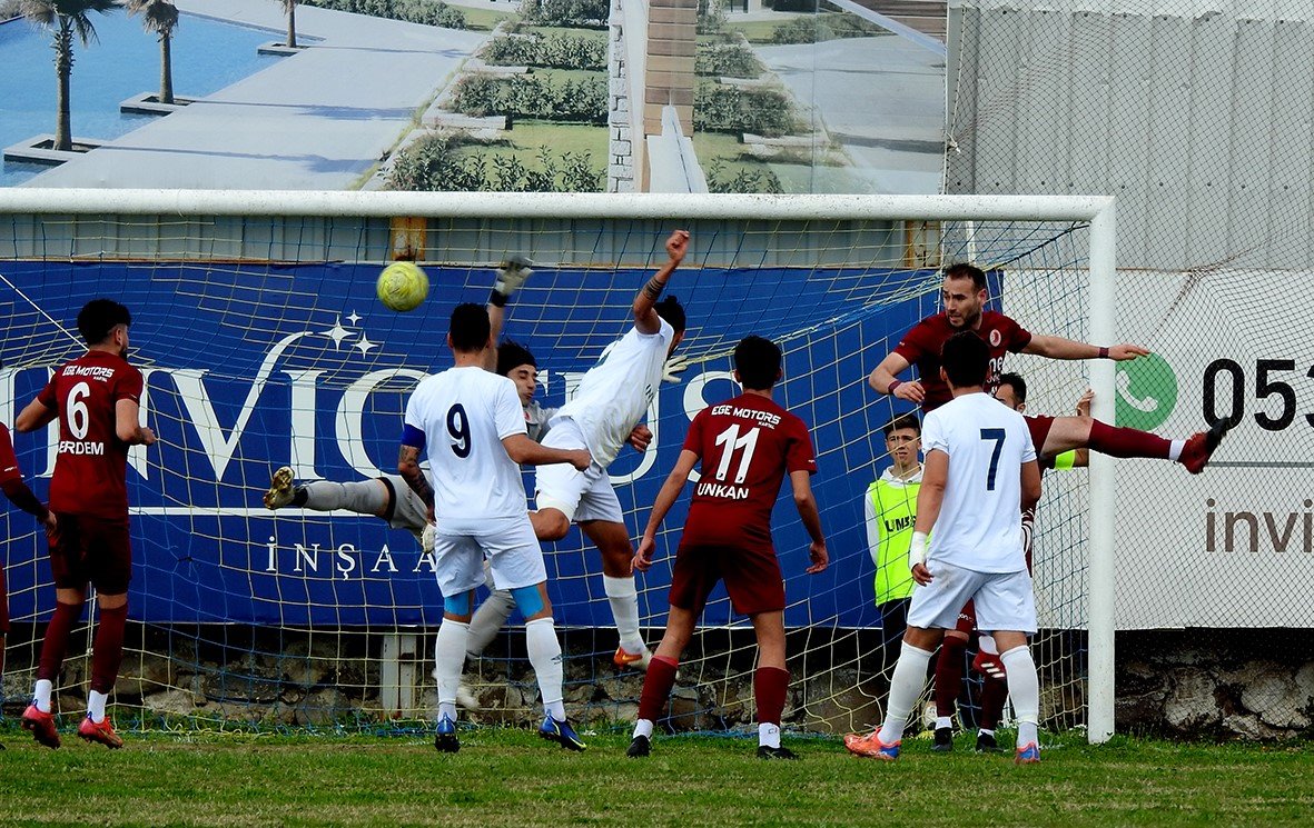 Alaçatıspor sahasında 1-1 berabere kaldı