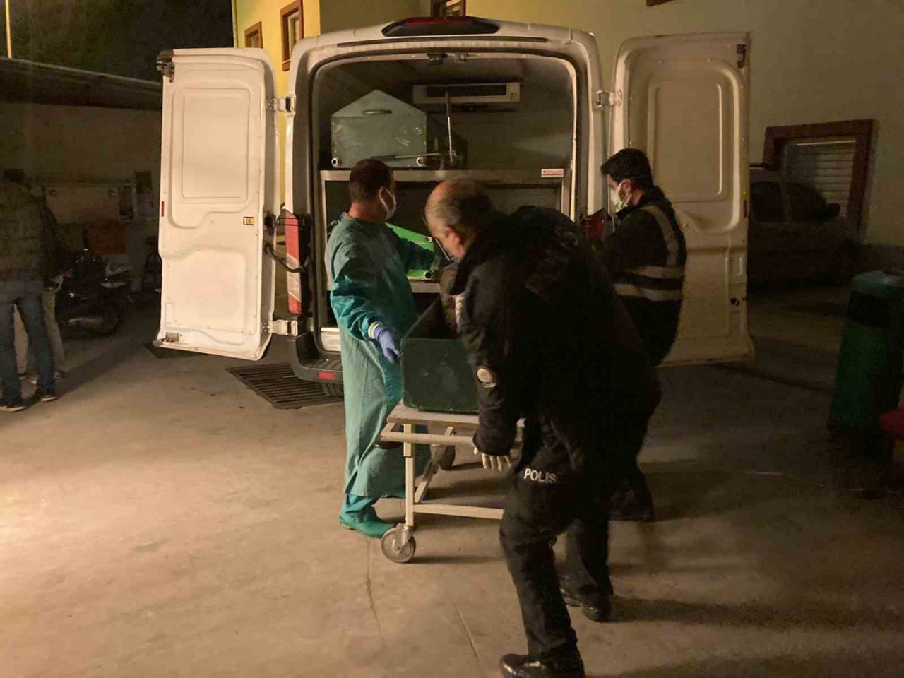 57 yaşındaki adam yalnız yaşadığı evde ölü olarak bulundu