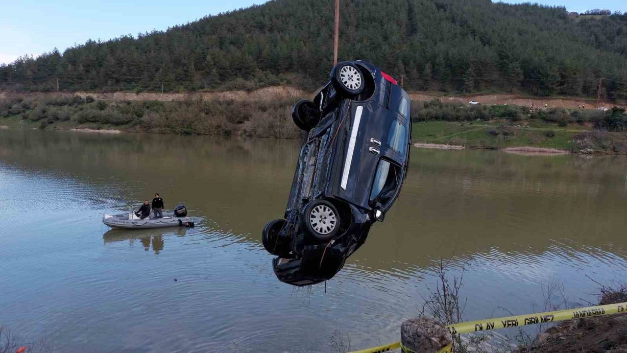 Samsun’da araç gölete uçtu: 2 ölü