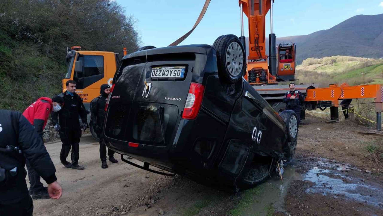Samsun’da araç gölete uçtu: 2 ölü