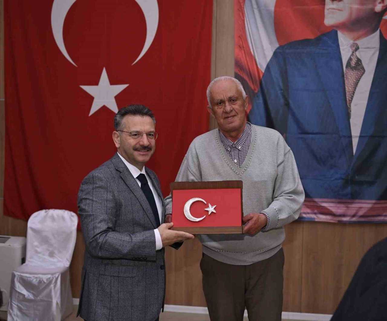 Vali Aksoy, Sultanhisar Huzurevi’ndeki yaşlılarla iftarda buluştu