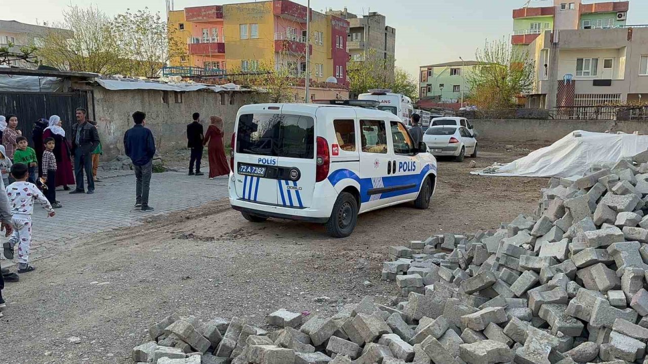 Batman’da iftar saatinde iki aile arasında taşlı sopalı kavga: 5 yaralı
