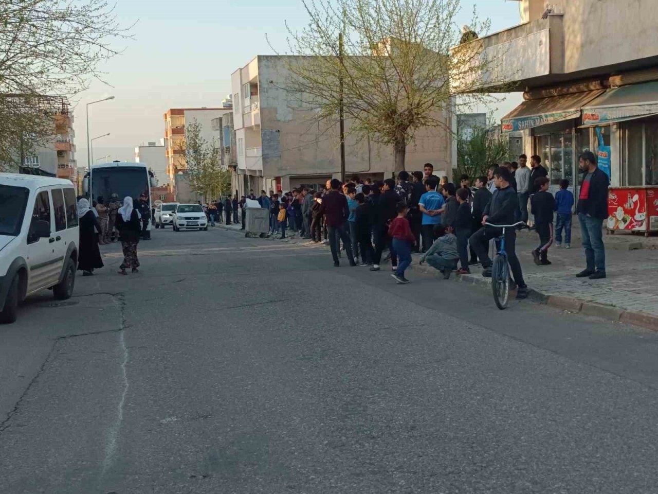 Batman’da iftar saatinde iki aile arasında taşlı sopalı kavga: 5 yaralı