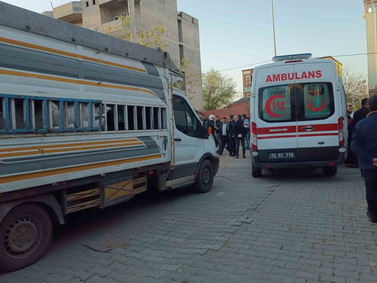 Batman’da iftar saatinde iki aile arasında taşlı sopalı kavga: 5 yaralı