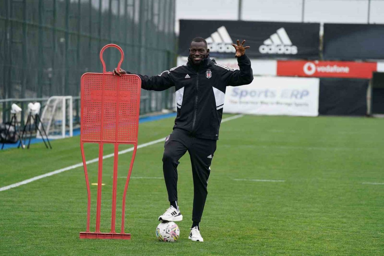 Omar Colley: "Hedefimiz sezon sonunda ligi Avrupa’ya katılabilecek pozisyonda bitirebilmek"