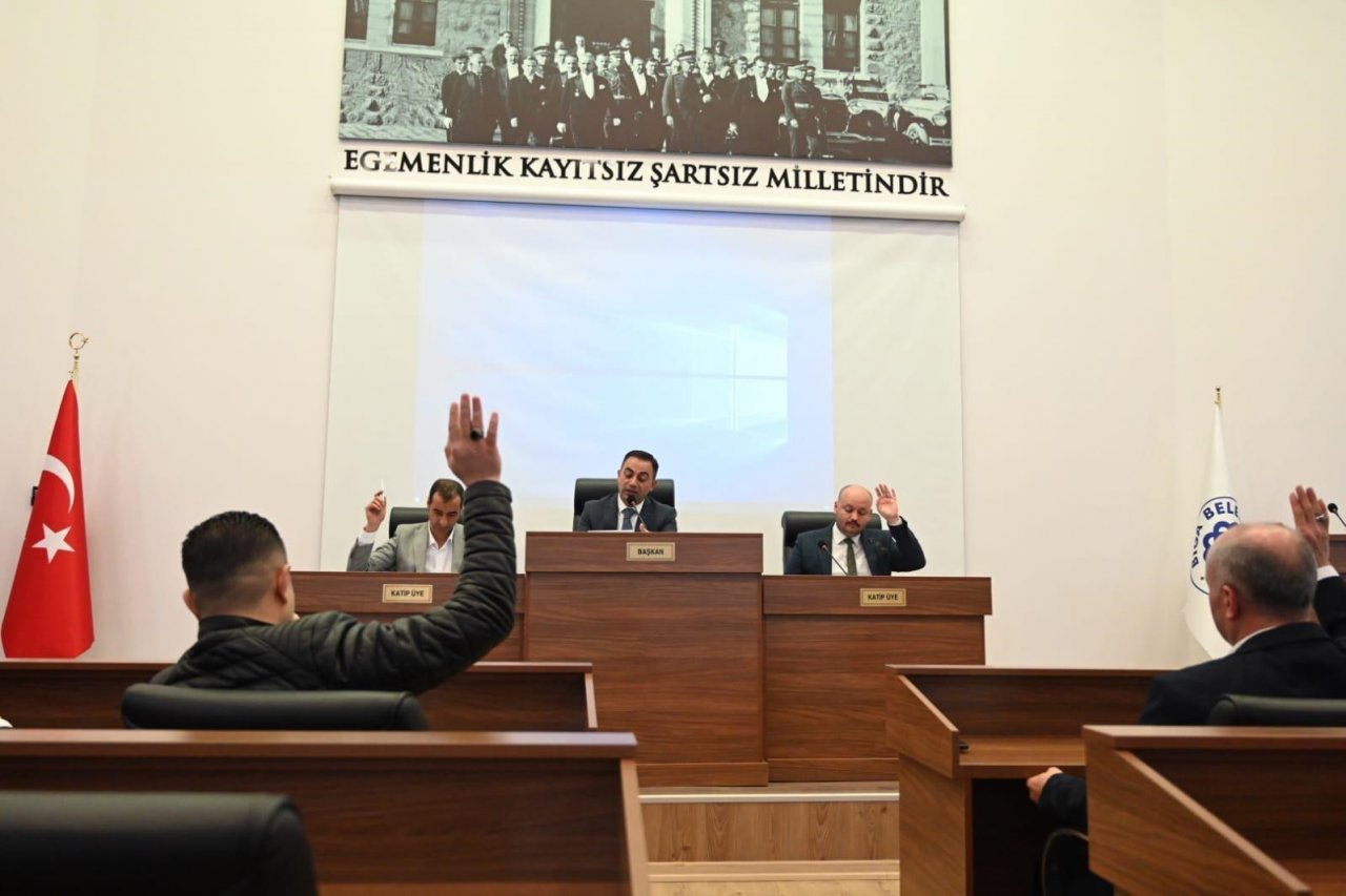 Biga Belediyesi Nisan ayı Meclis toplantısında Encümen üyeleri belirlendi