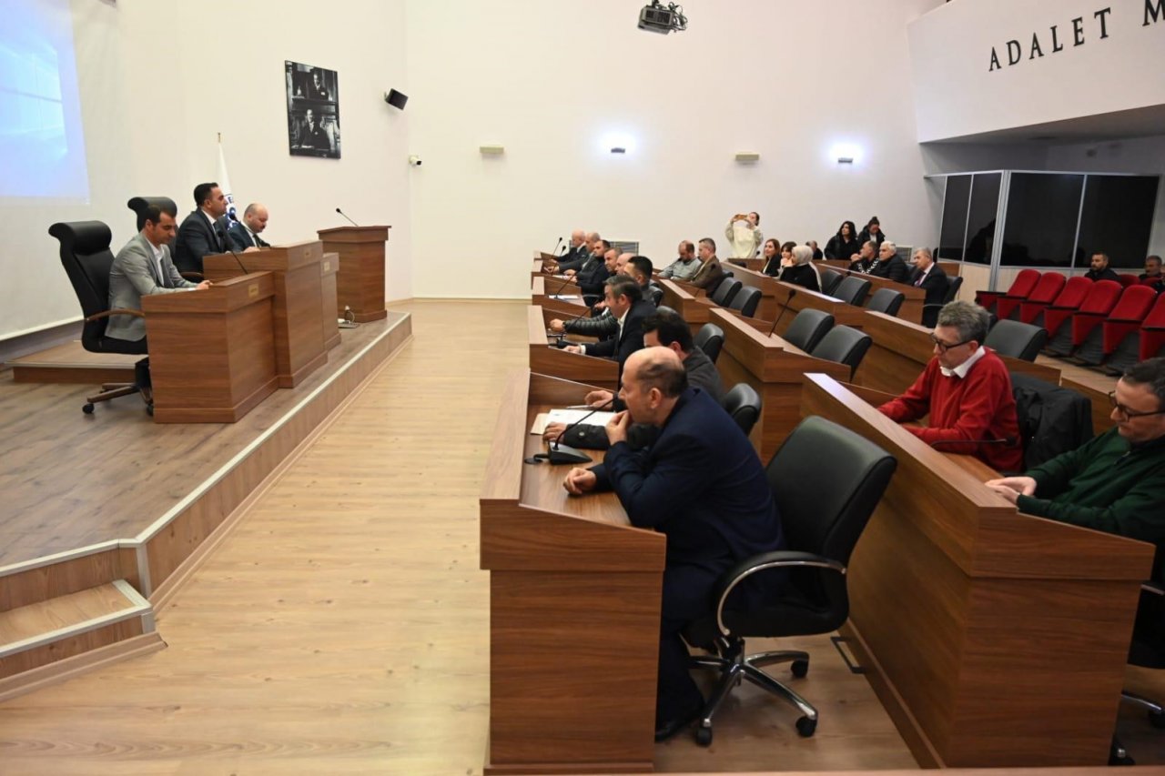 Biga Belediyesi Nisan ayı Meclis toplantısında Encümen üyeleri belirlendi