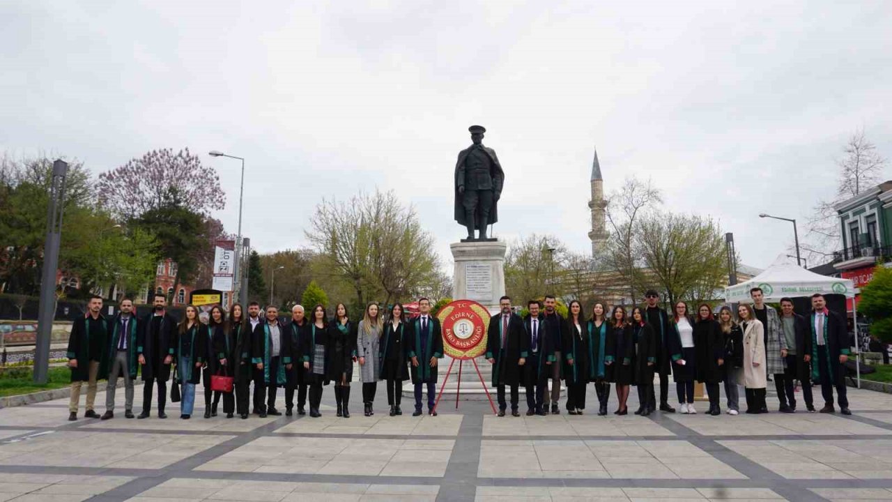 Edirne’de Avukatlar Günü töreninde depremlerde hayatını kaybeden avukatlar anıldı