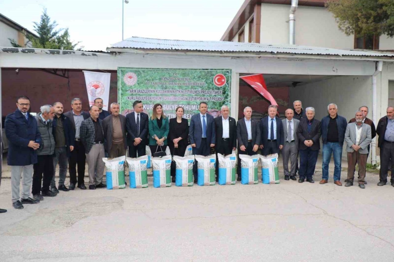 Elazığ’da çiftçilere yüzde 75 hibeli fasulye tohumu dağıtıldı