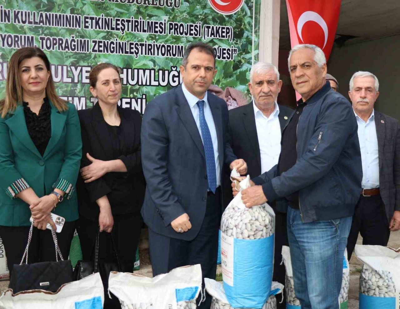 Elazığ’da çiftçilere yüzde 75 hibeli fasulye tohumu dağıtıldı