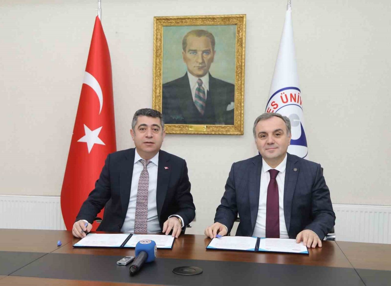 ERÜ ile Koop-İş Sendikası arasında ek protokol imzalandı