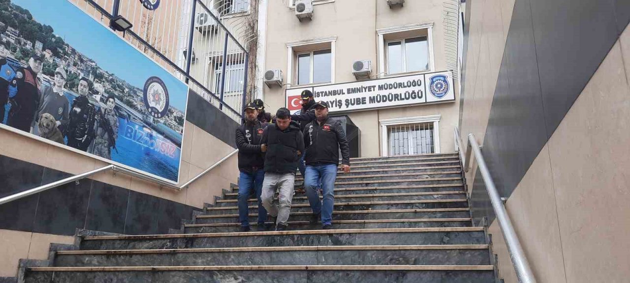 Fatih’te korkunç cinayet: 16 yaşındaki yabancı uyruklu genç elleri ve ayakları bağlı halde ölü bulundu