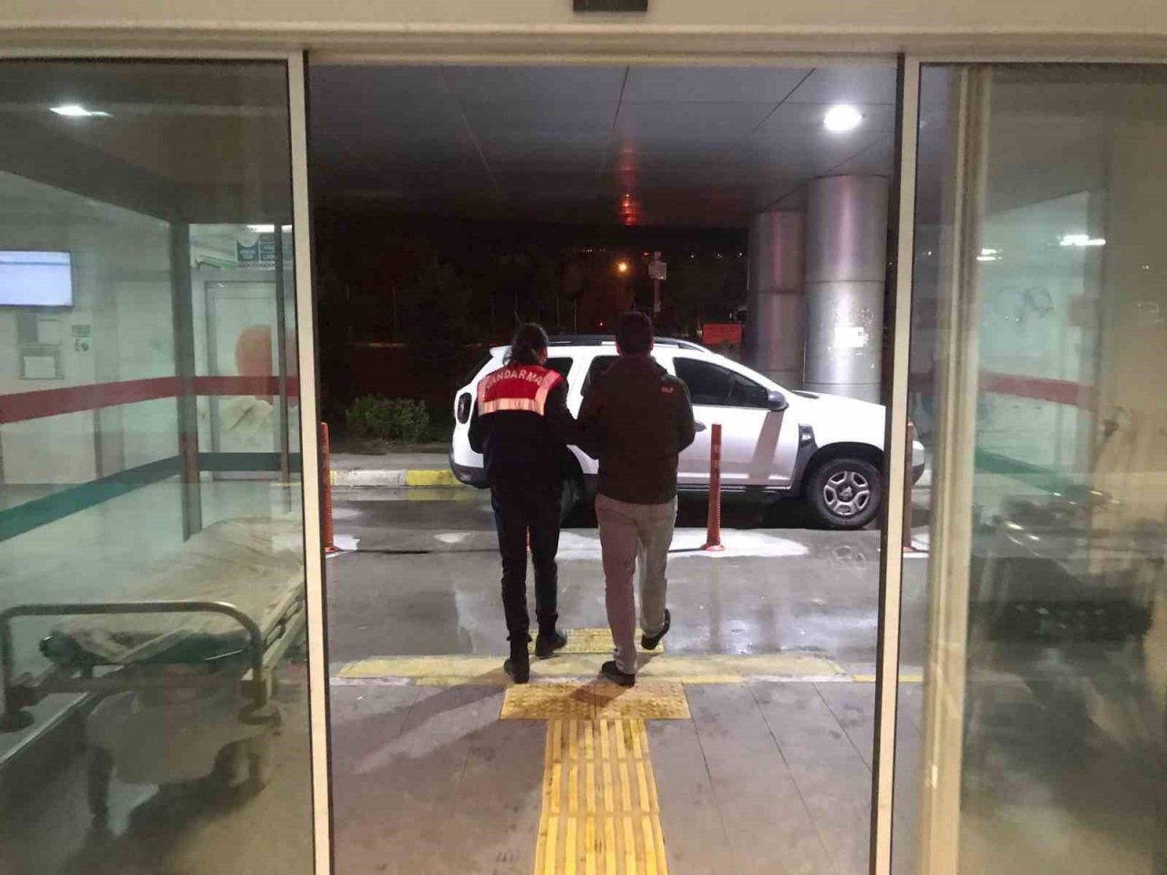 İzmir merkezli FETÖ operasyonunda 22 gözaltı