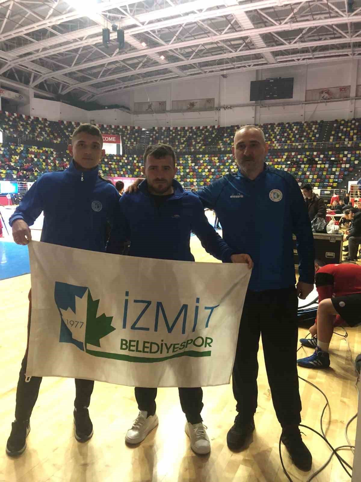 Genç güreşçiden çeyrek final başarısı