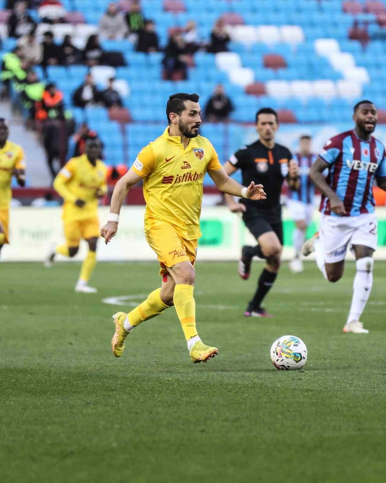 Emrah Başsan 80. golünü attı