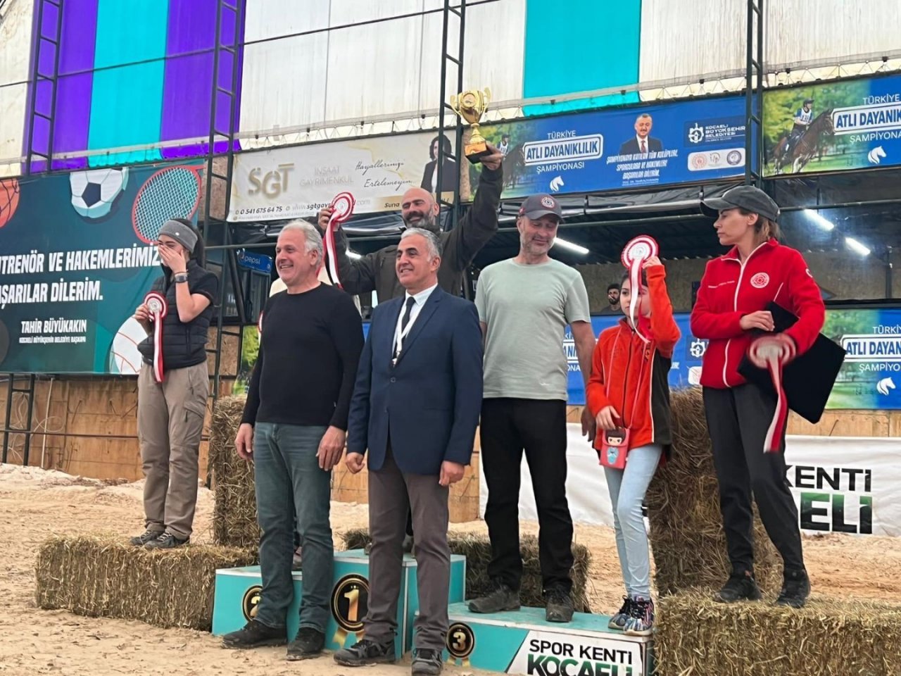 17 kulüpten 65 sporcu atlı dayanıklılıklarını konuşturdu