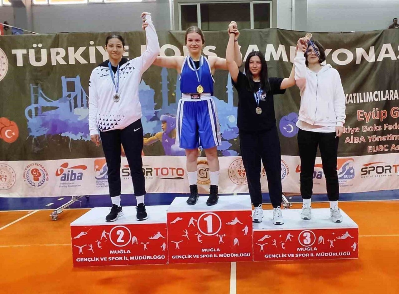 Kocasinan’ın boks sporcuları Türkmen Ve Tayyar, Türkiye ikincisi oldu