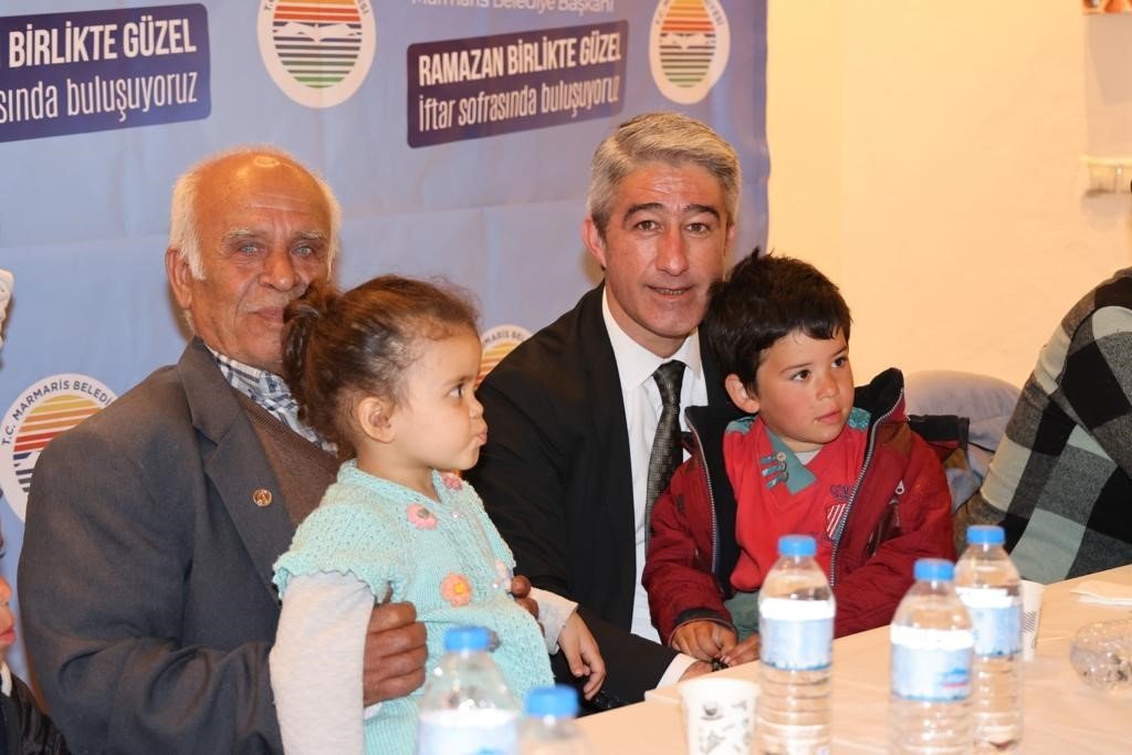 Marmaris’te iftar sofrası Osmaniye’de kuruldu
