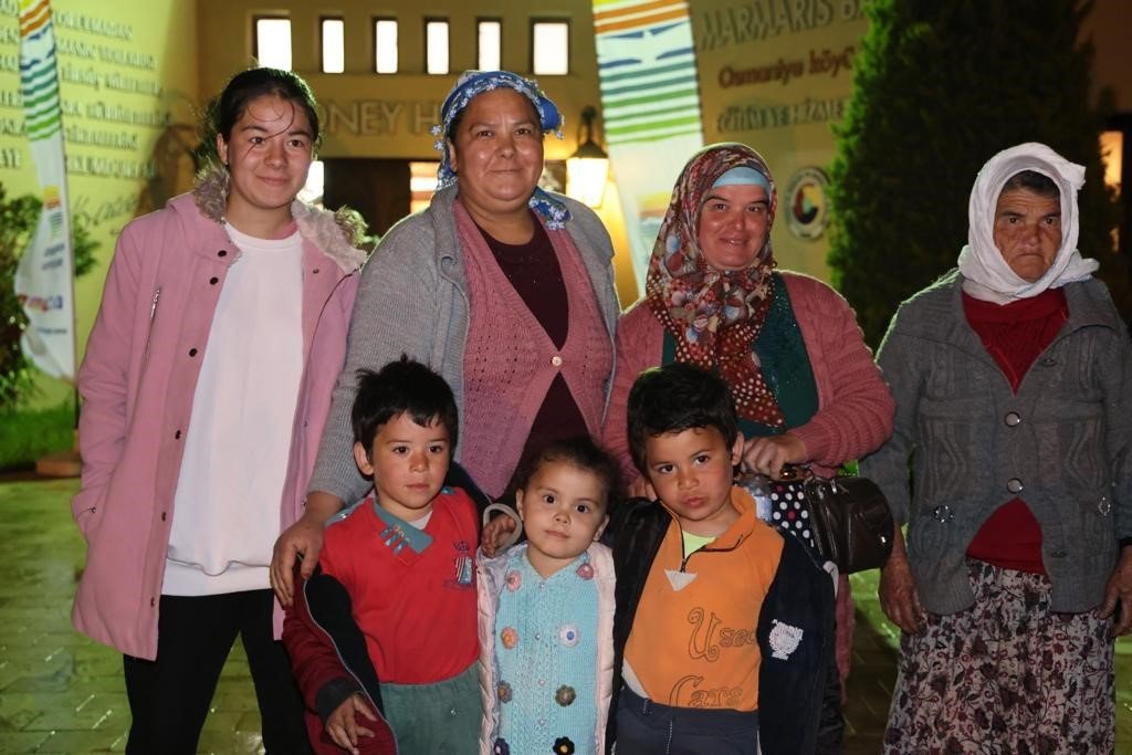 Marmaris’te iftar sofrası Osmaniye’de kuruldu