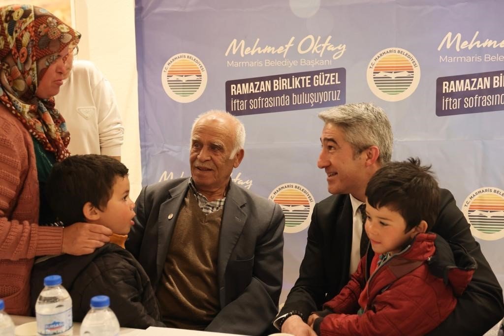 Marmaris’te iftar sofrası Osmaniye’de kuruldu