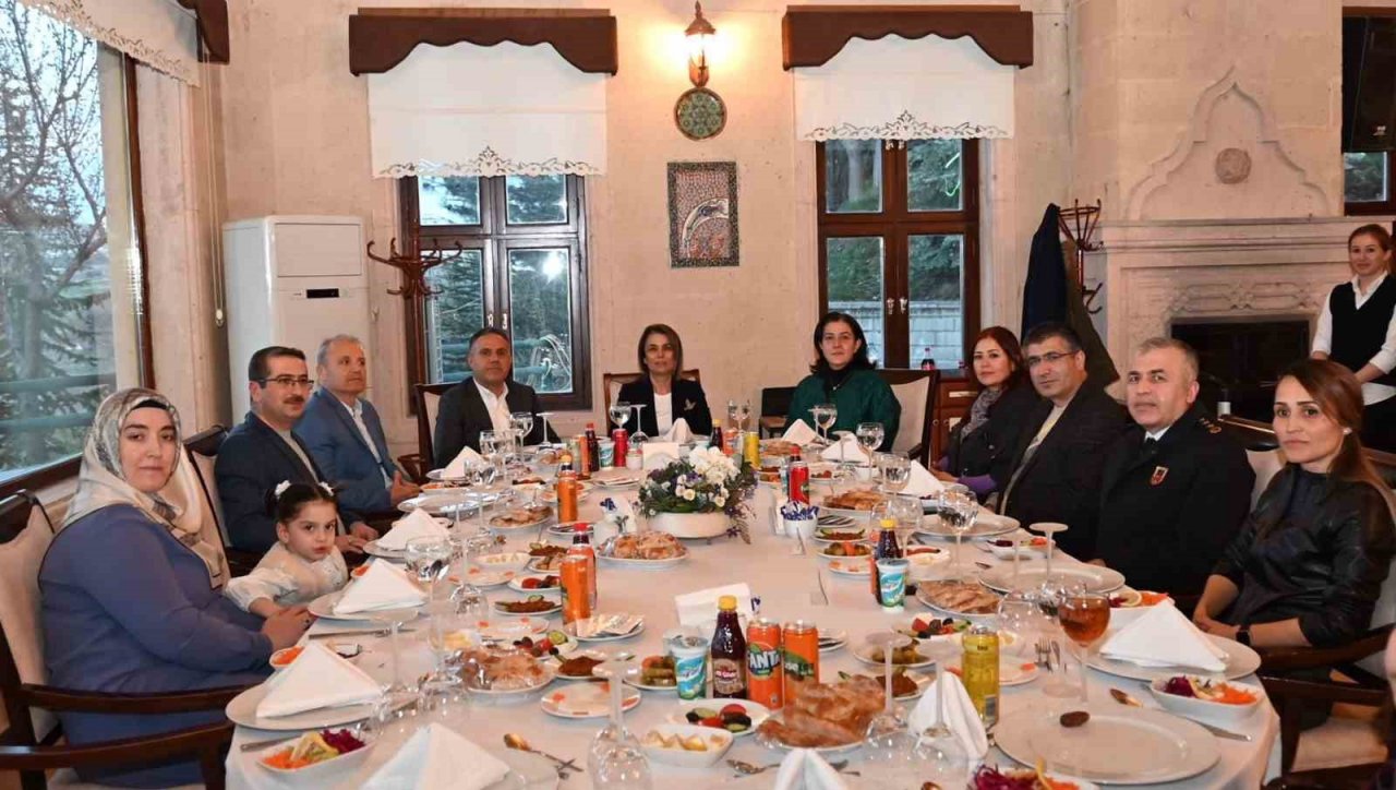 İl Protokolü emniyet teşkilatıyla iftar yaptı