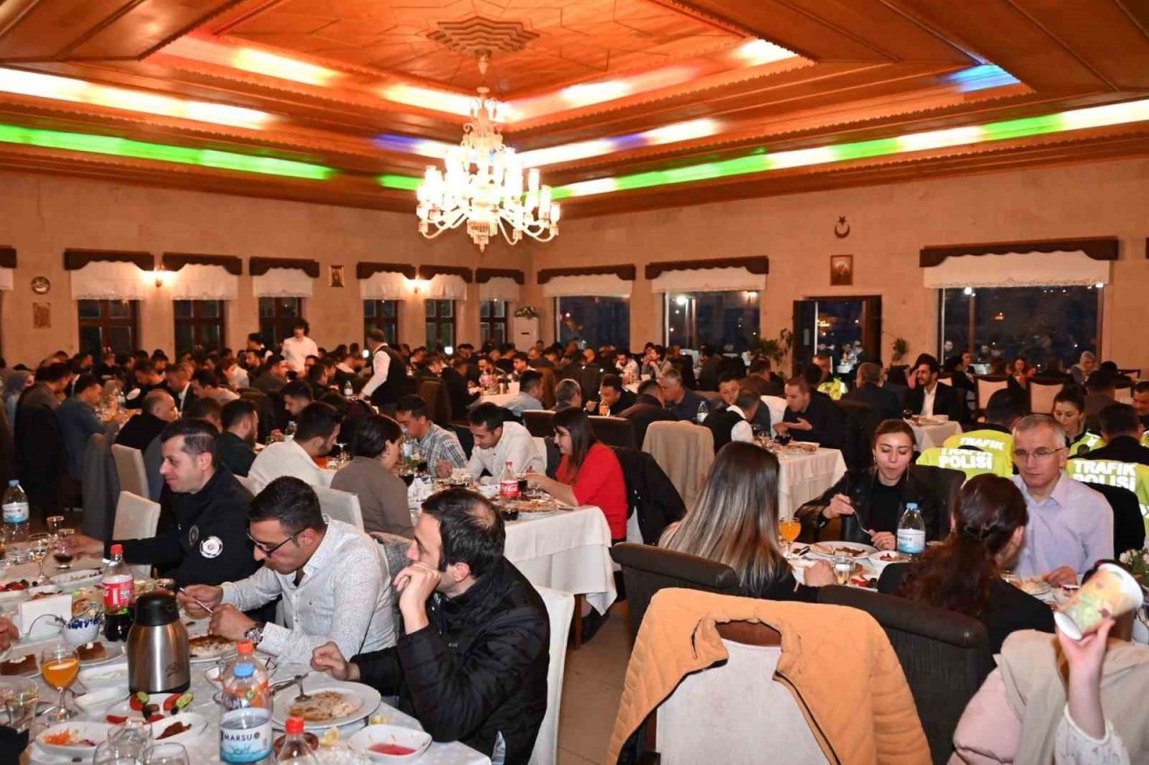 İl Protokolü emniyet teşkilatıyla iftar yaptı