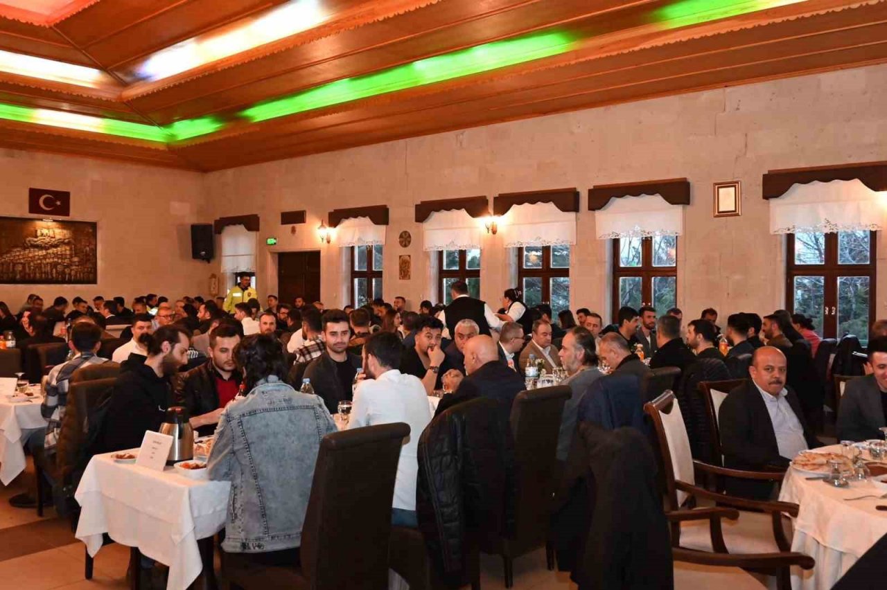 İl Protokolü emniyet teşkilatıyla iftar yaptı