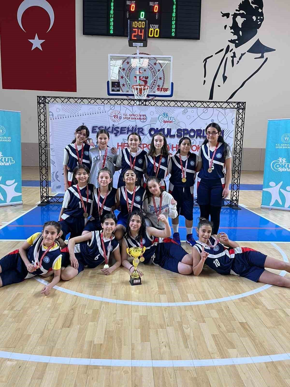 Özel okullar arasından mahalle okulu il birincisi oldu