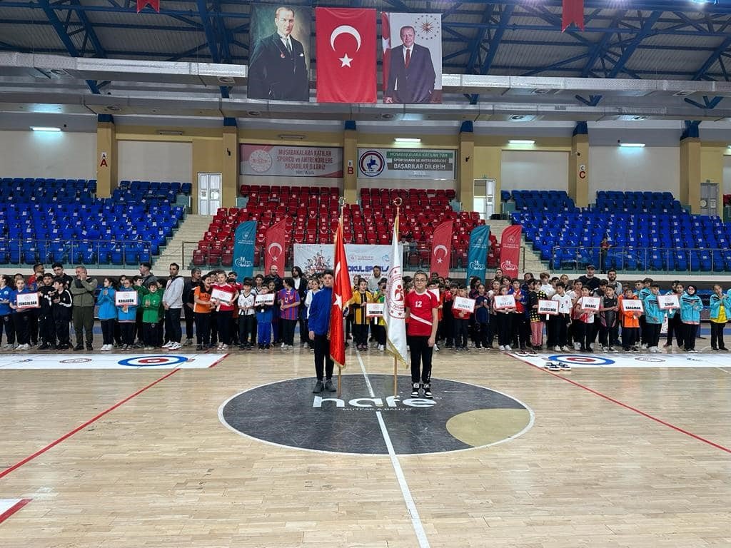 Düzce’de Floor Curling müsabakaları başladı