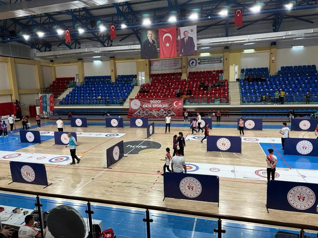 Düzce’de Floor Curling müsabakaları başladı
