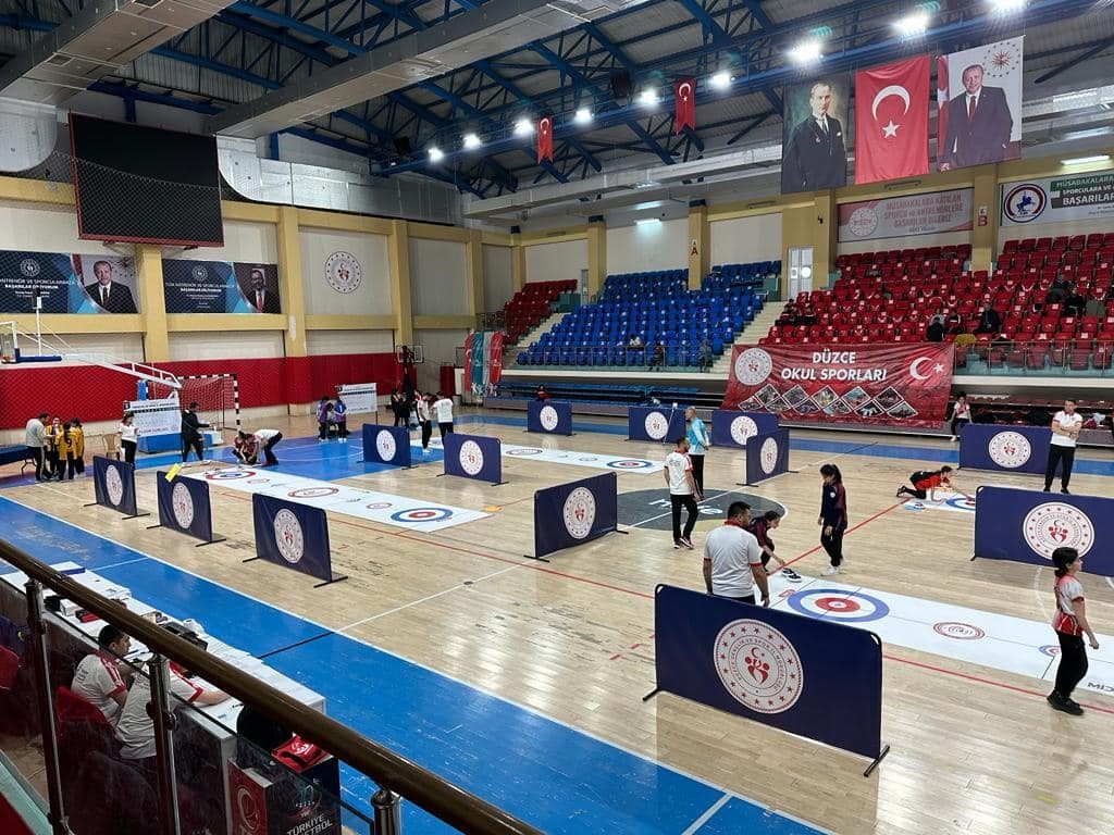 Düzce’de Floor Curling müsabakaları başladı