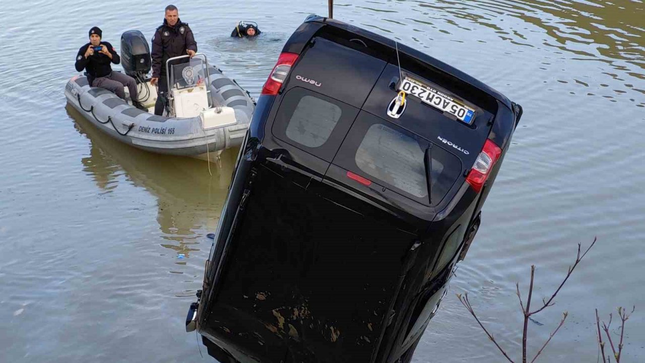 Samsun’da araç gölete uçtu: 2 ölü