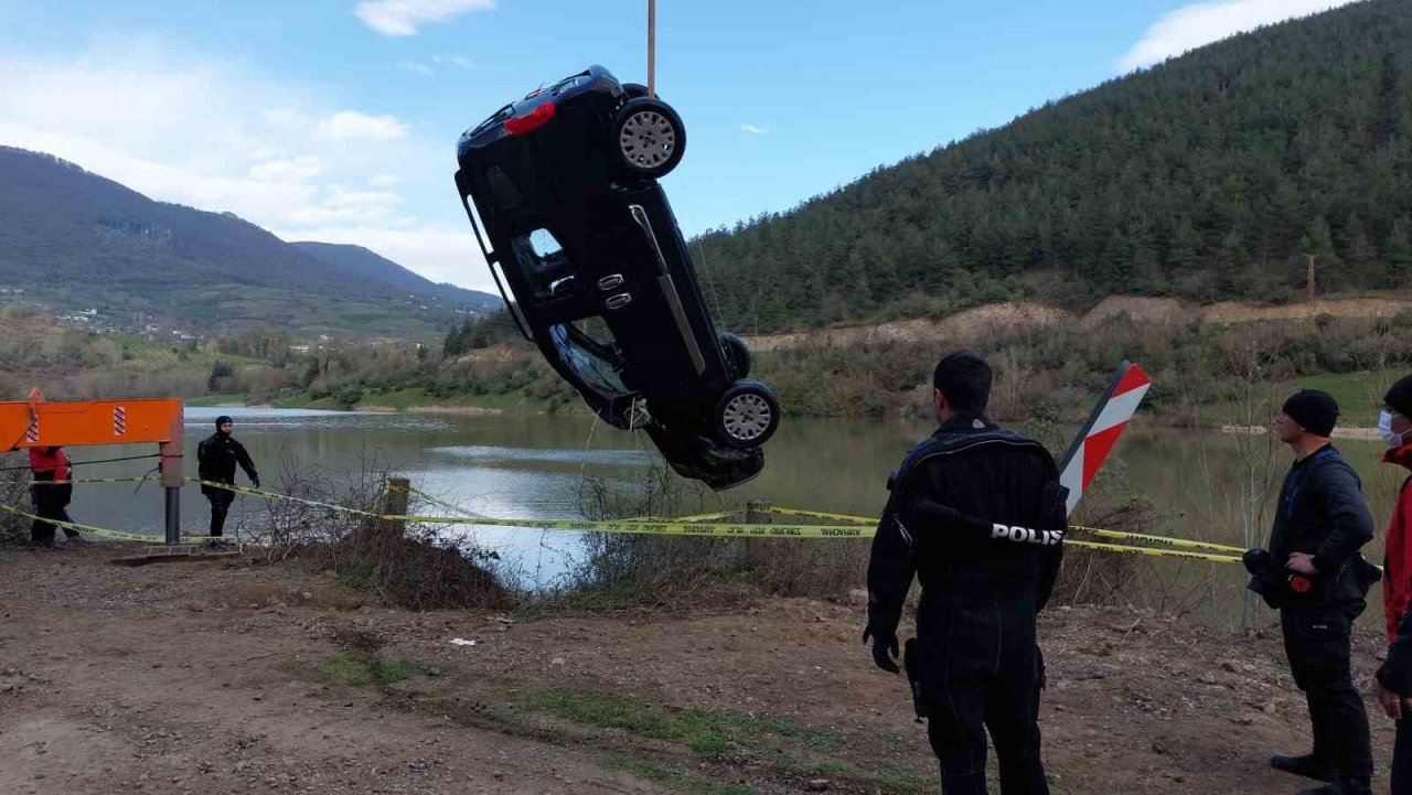 Samsun’da araç gölete uçtu: 2 ölü