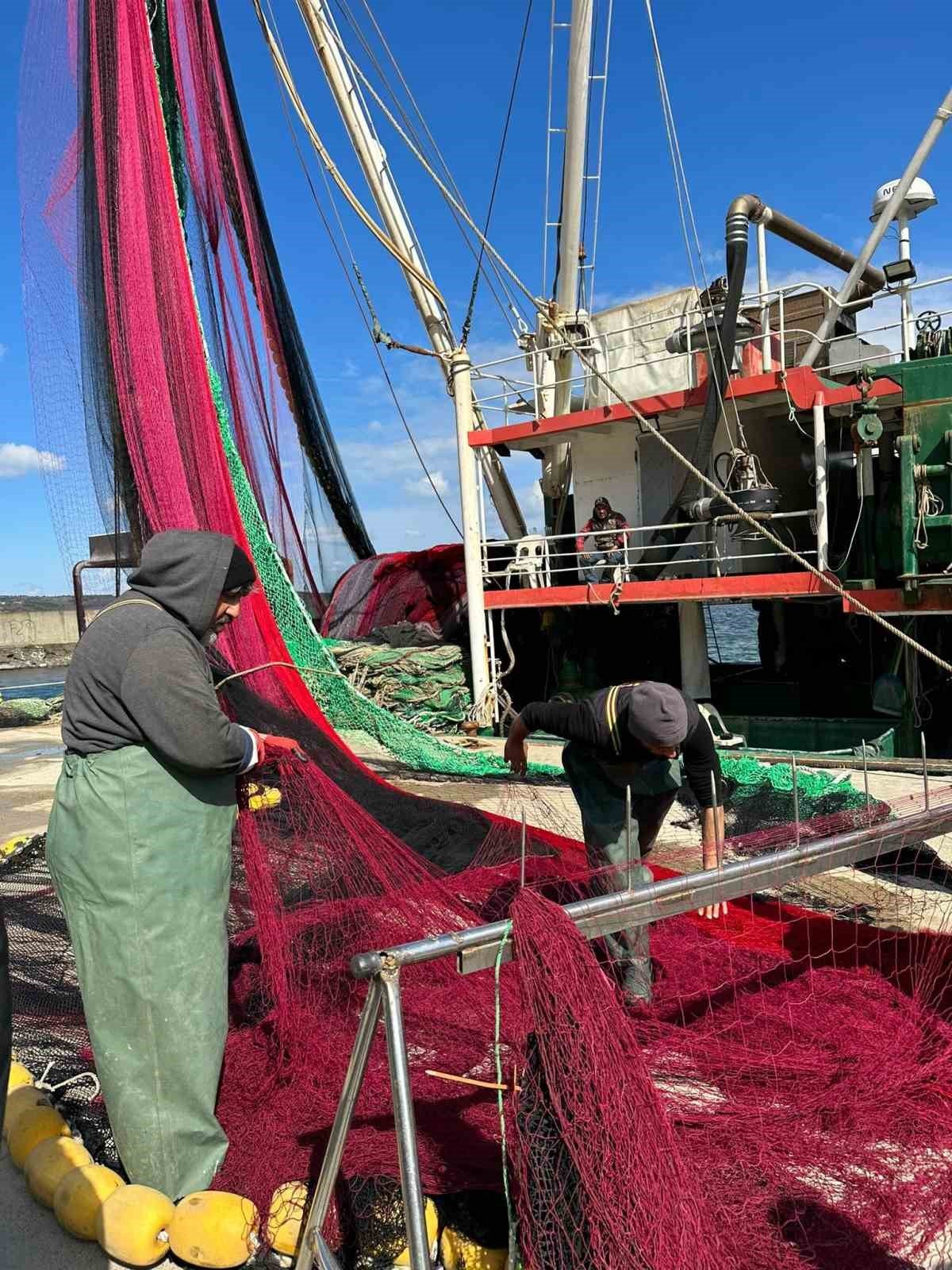 Sarayburnu önlerinde kaçak avcılık yapanlara 231 bin 898 TL para cezası kesildi