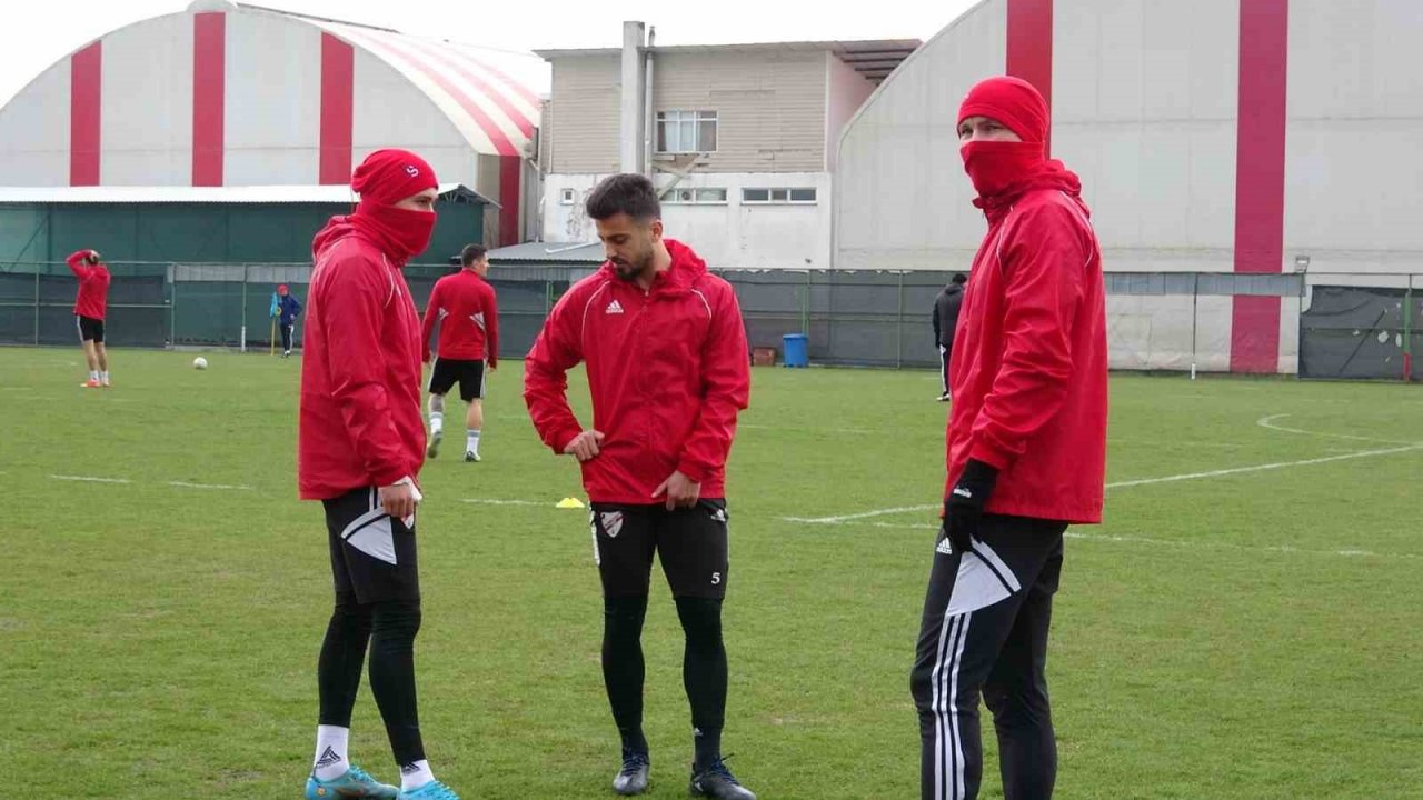 Muzaffer Bilazer: “Kazandığımız takdirde play-off için yine çok iddialı bir noktaya geliyoruz”