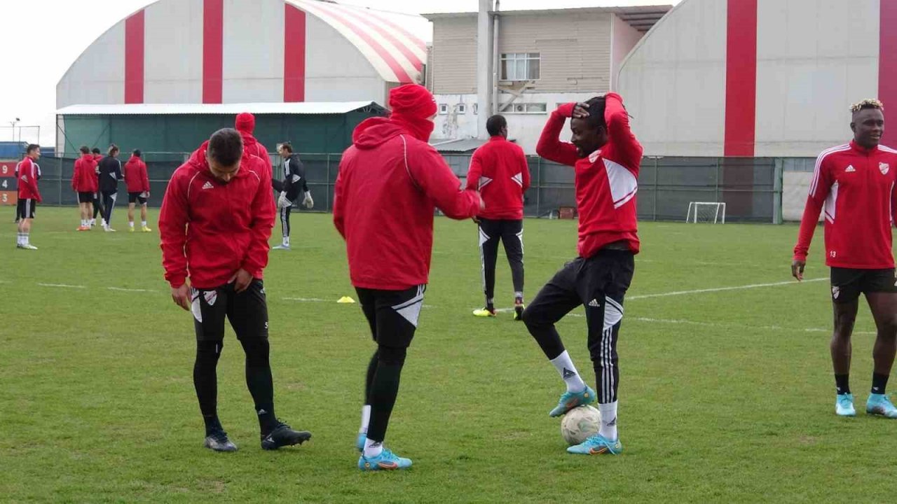 Muzaffer Bilazer: “Kazandığımız takdirde play-off için yine çok iddialı bir noktaya geliyoruz”