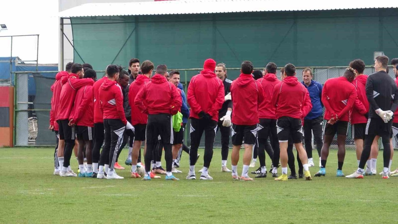 Muzaffer Bilazer: “Kazandığımız takdirde play-off için yine çok iddialı bir noktaya geliyoruz”