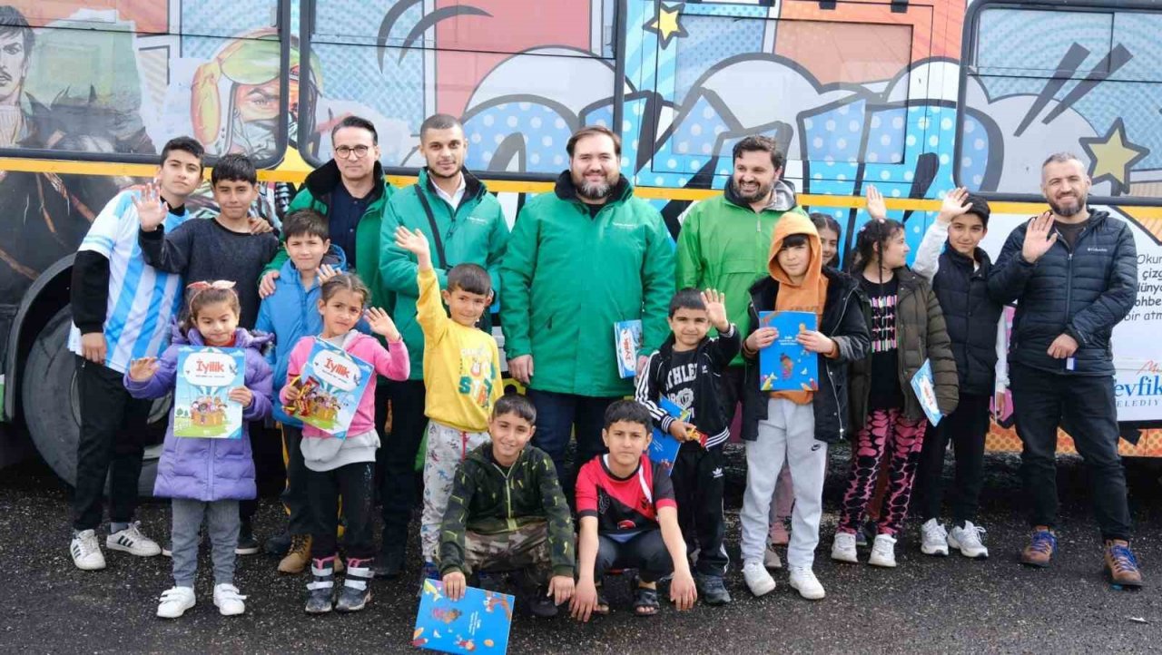 Almanya’dan Türkiye’ye kurulan gönül köprüsüyle yardımlar deprem bölgesine ulaştırıldı