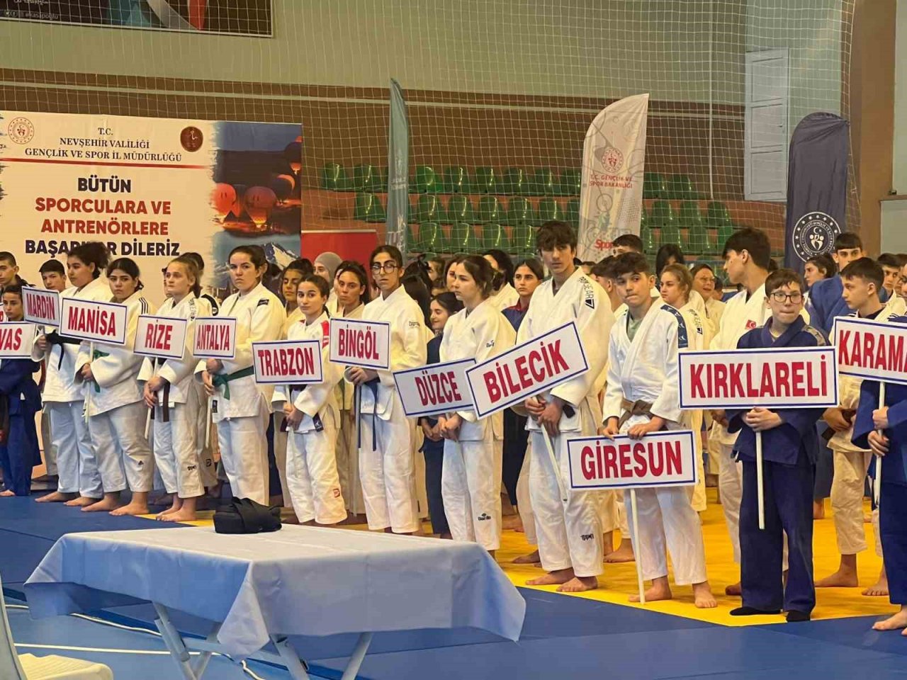 Nevşehir Valisi Becel: “Spor organizasyonları Kapadokya’ya çok yakışıyor”