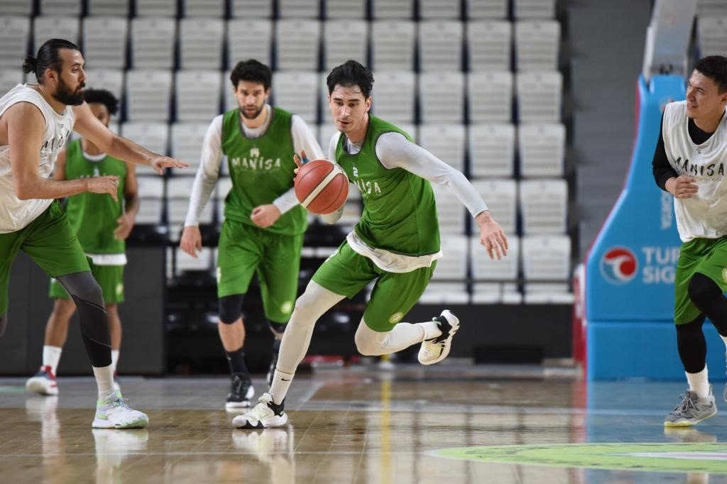 Manisa Büyükşehir Belediyespor, Ege derbisine galibiyet parolasıyla hazırlanıyor