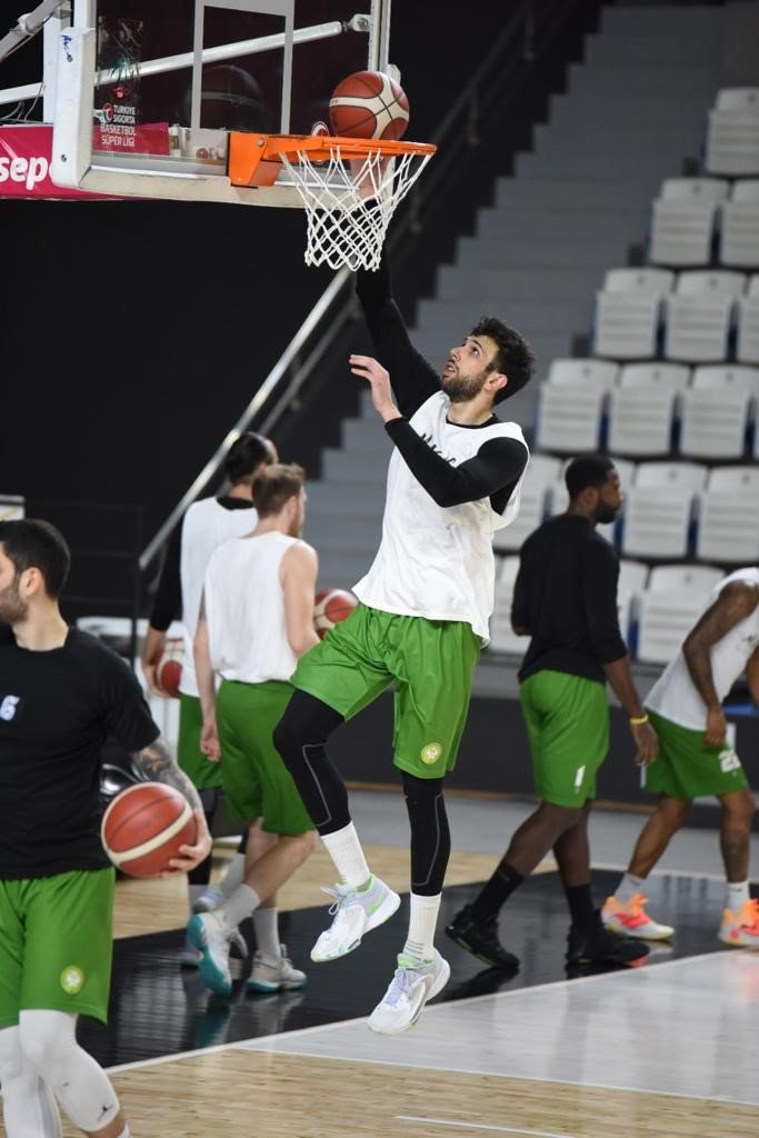 Manisa Büyükşehir Belediyespor, Ege derbisine galibiyet parolasıyla hazırlanıyor