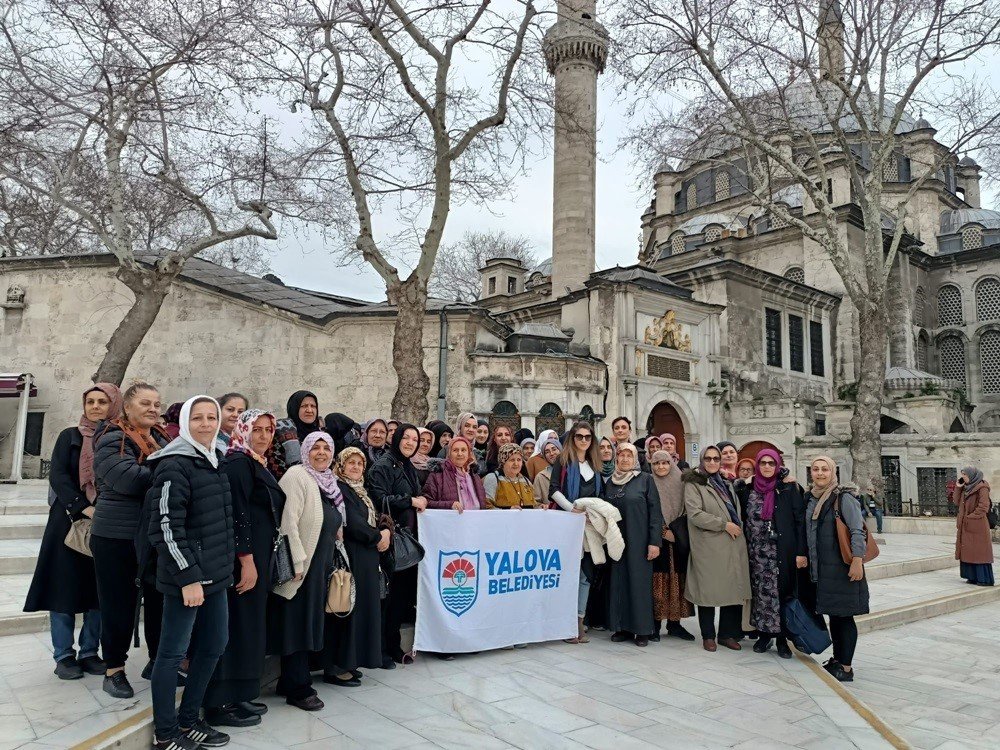 Yalova Belediyesi’nin tarihi cami gezileri devam ediyor